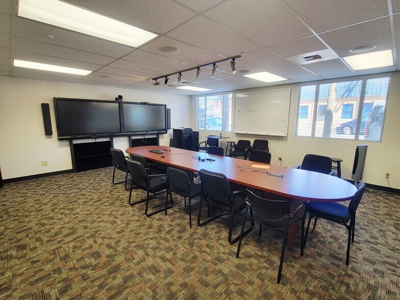 More Photos Of 510 Plum St SE, Olympia Office For Sale