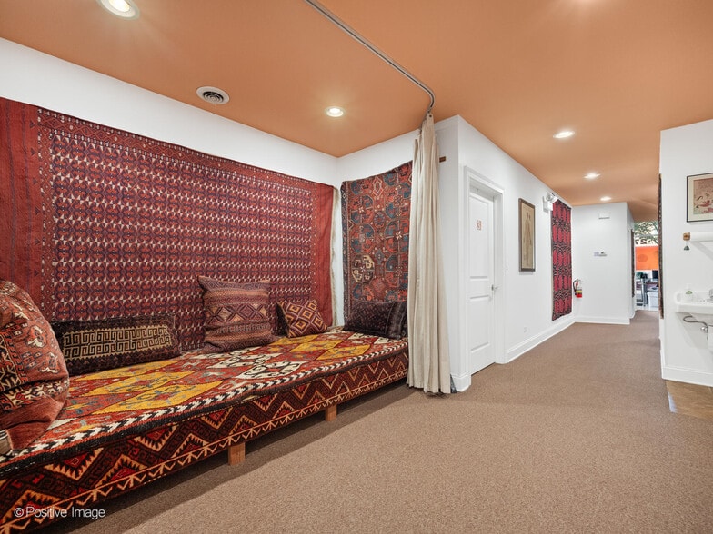 More Photos Of 4856 N Damen, Chicago Storefront Retail Office For Sale