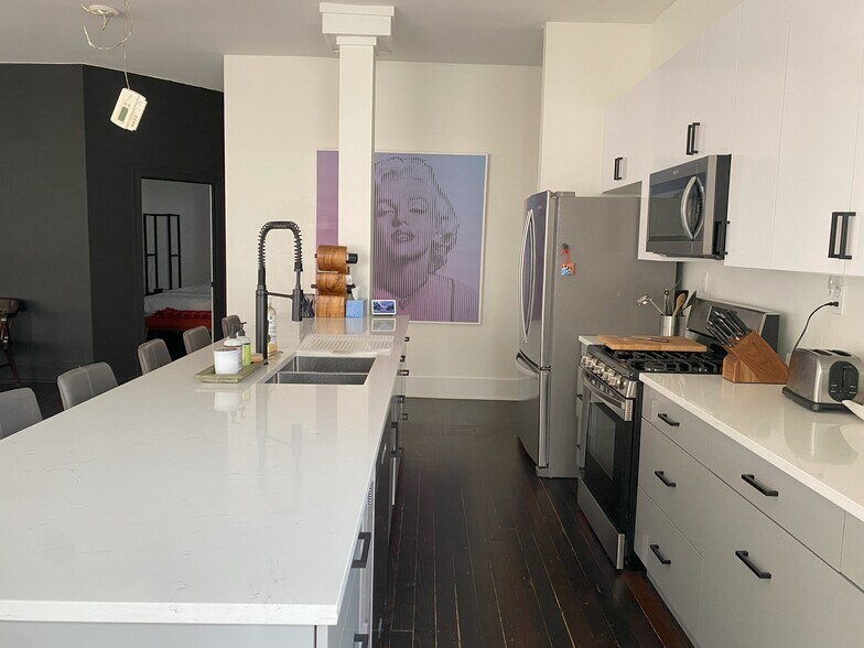 More Photos Of 16 E Lawrence St, Pontiac Apartments For Sale