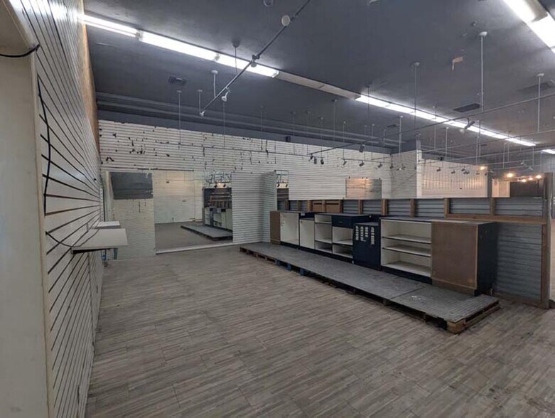 More Photos Of 6662-6666 Hollywood Blvd, Los Angeles Storefront For Sale