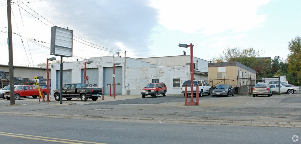 More Photos Of 826 N North Point Rd, Baltimore Service For Lease