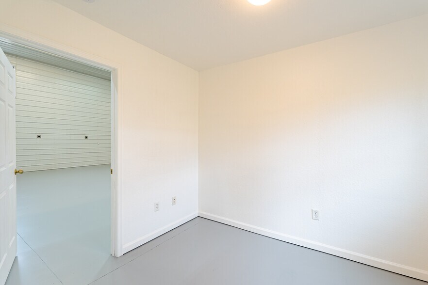 More Photos Of 202 Hemi Ln, Gravois Mills Specialty For Sale