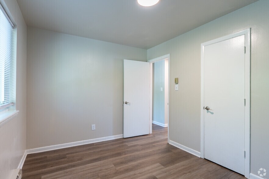 More Photos Of 420 S 21st Ave, Hopewell Apartments For Sale