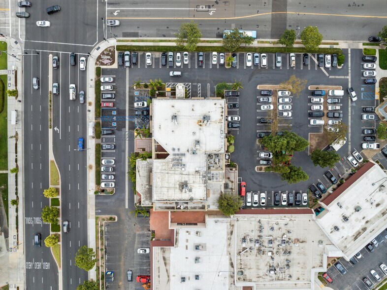 More Photos Of 13522 Newport Ave, Tustin Medical For Lease