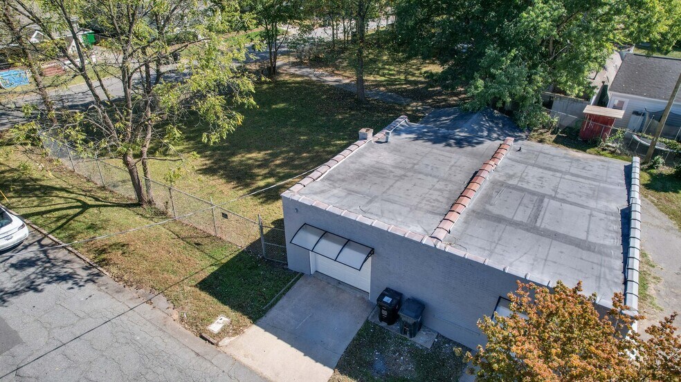 More Photos Of 239 Brookwood Ave NW, Concord Flex For Sale