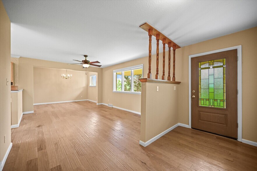 More Photos Of 1335 S Kio St, Watkins Veterinarian Kennel For Sale