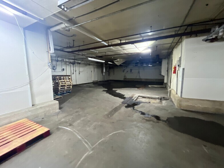 More Photos Of 1300-1344 S Front St, Philadelphia Warehouse For Sale