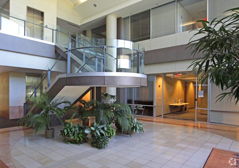 More Photos Of 13640 Briarwick Dr, Austin Unknown For Lease