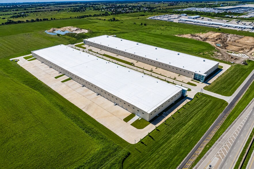 More Photos Of 6100 N Stemmons Fwy, Sanger Unknown For Lease