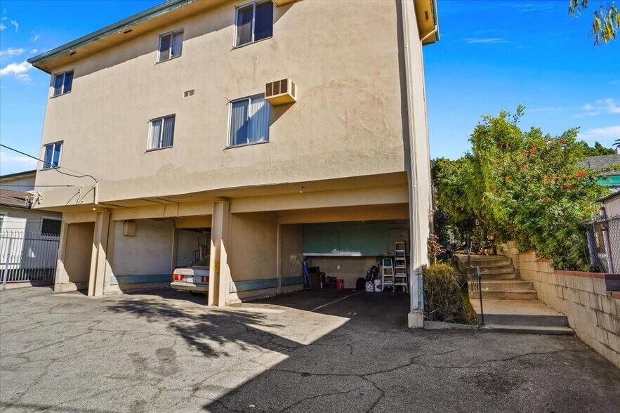 More Photos Of 543 N Ardmore Ave, Los Angeles Multifamily For Sale