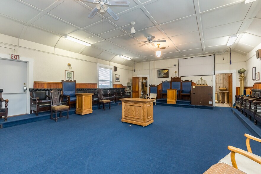 More Photos Of 33860 Pine st, Abbotsford Flex For Sale