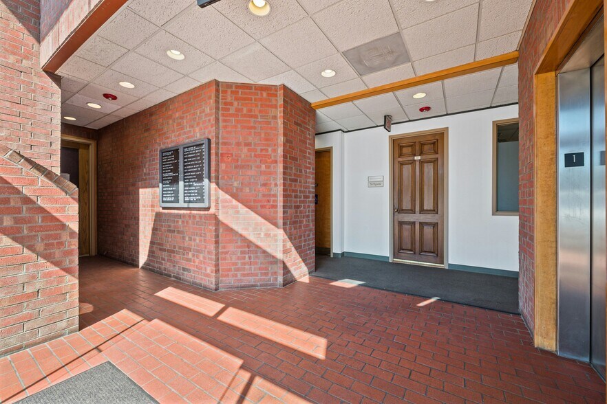 More Photos Of 5750 Balcones Dr, Austin Medical For Sale