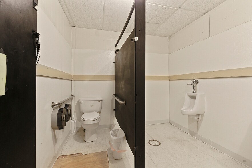 More Photos Of 105 Coal st, Mexico Specialty For Sale