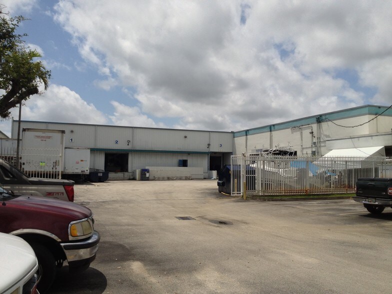More Photos Of 50 NE 179th St, Miami Manufacturing For Lease