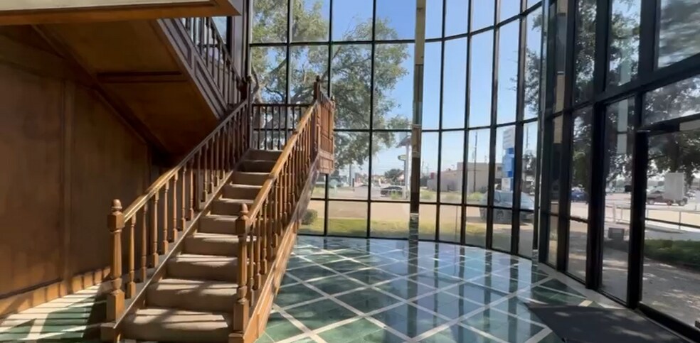 More Photos Of 11011 Jones Rd, Houston Office For Sale