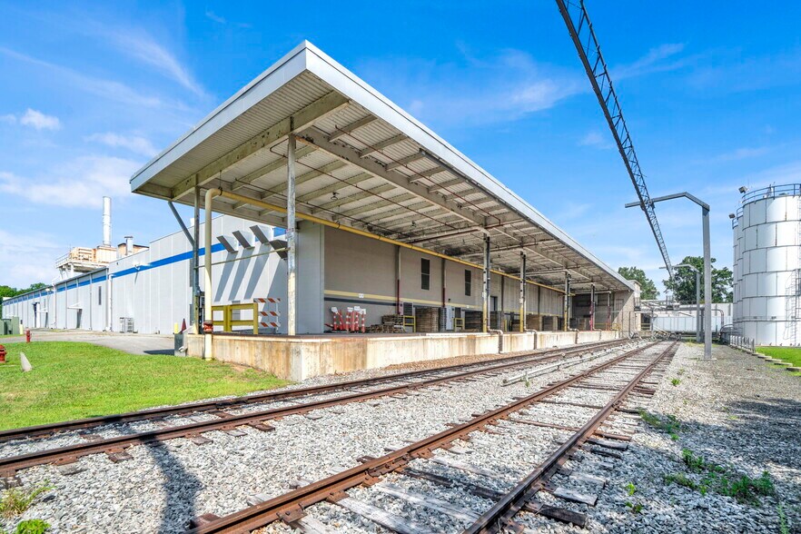 More Photos Of 816 W Fieldcrest Rd, Eden Industrial For Sale