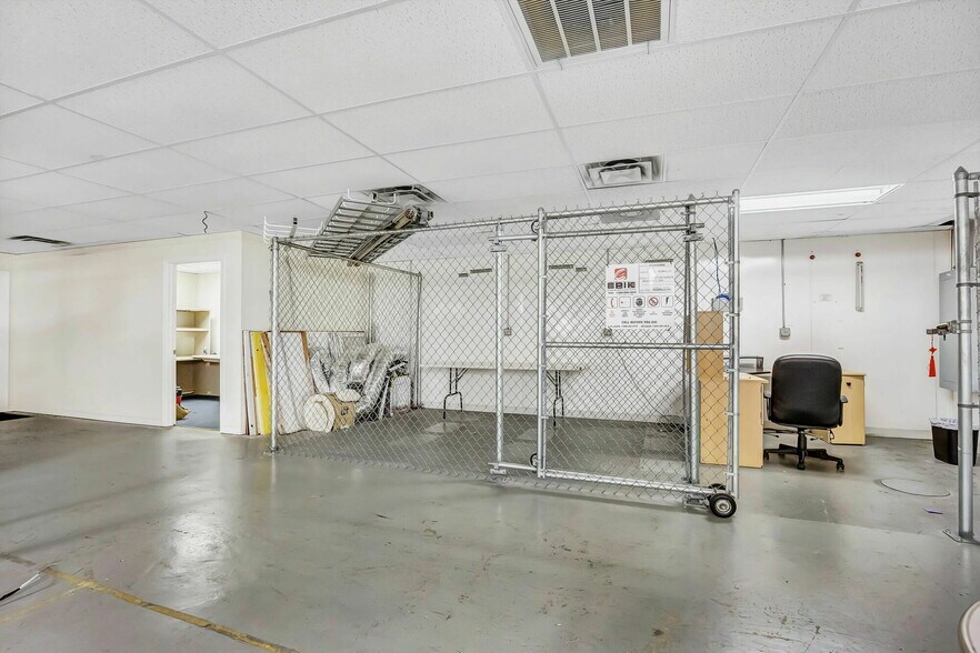 More Photos Of 904 E New Haven Ave, Melbourne Storefront For Lease