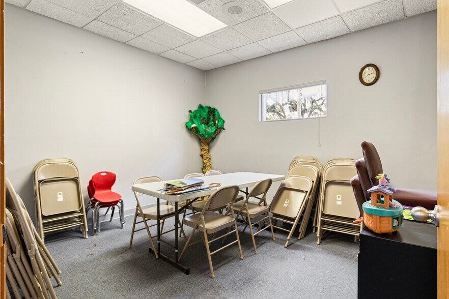 More Photos Of 614 E Jefferson St, Brooksville Office For Sale