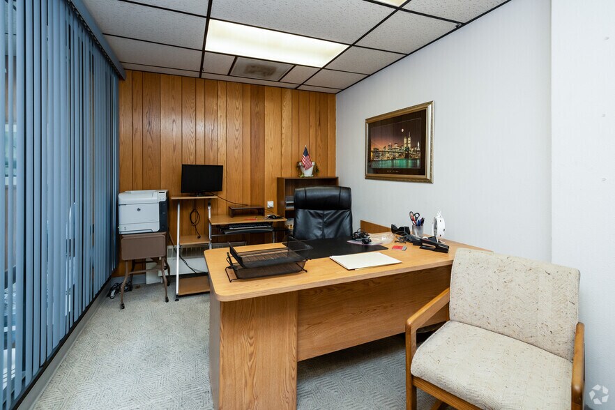 More Photos Of 516 4th St NE, Devils Lake Office For Sale