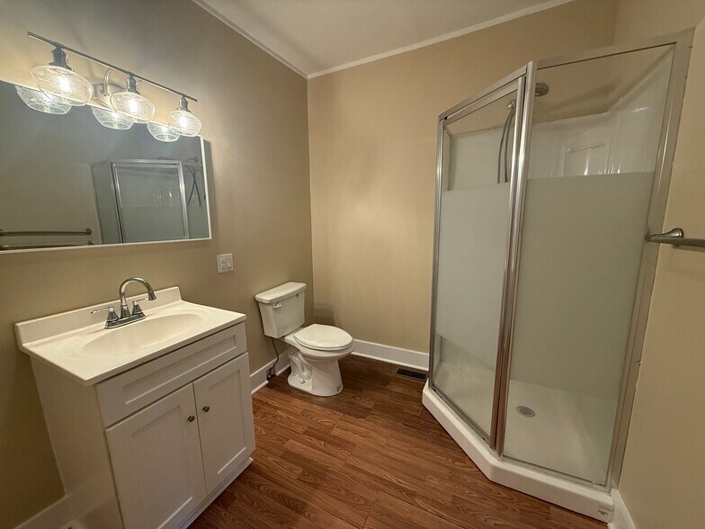 More Photos Of 402 College St, Clinton Office For Sale