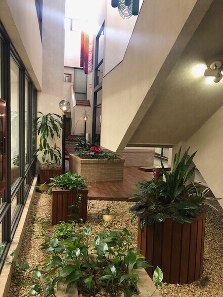 More Photos Of 120 S Broadway Ave, Tyler Office For Lease