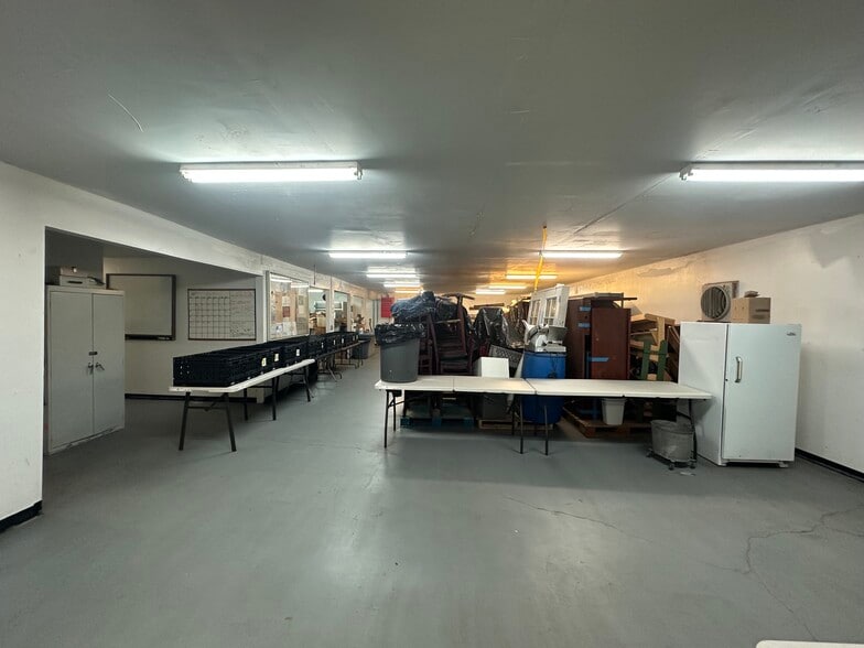 More Photos Of 2410 Armory Rd, Barstow Restaurant For Sale
