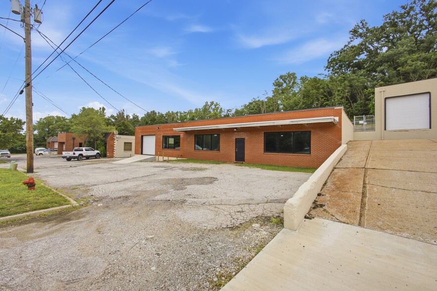 More Photos Of 5629 Raytown Rd, Raytown Industrial For Sale