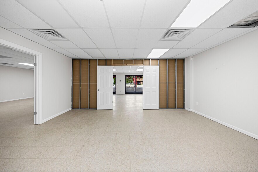 More Photos Of 35628 Jefferson Ave, Harrison Township Medical For Lease
