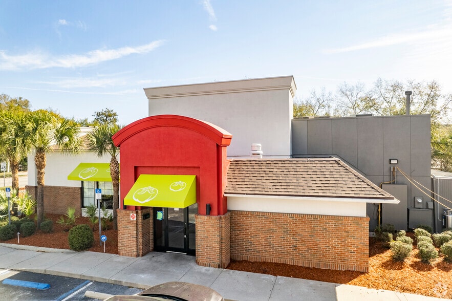 More Photos Of 4011 E Busch Blvd, Tampa Fast Food For Lease