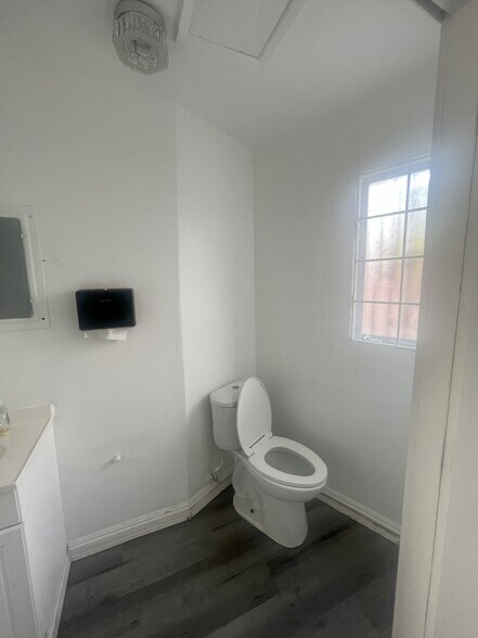 More Photos Of 720-724 N Garey Ave, Pomona Unknown For Lease