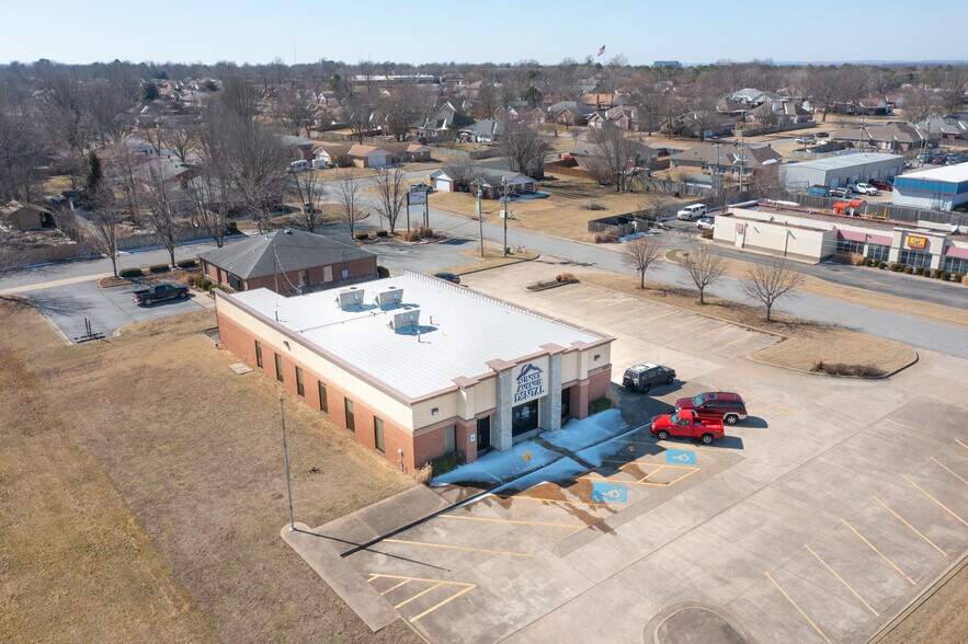 More Photos Of 3617 W Sunset Ave, Springdale Medical For Sale