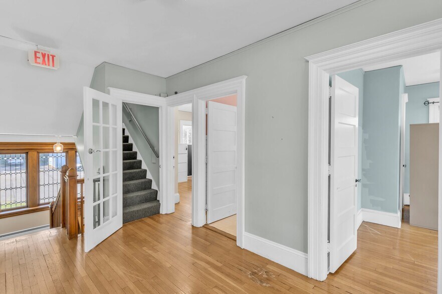 More Photos Of 110 Main St, Manchester Office Residential For Sale