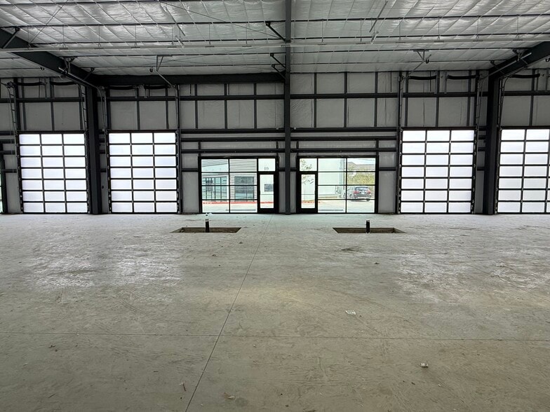 More Photos Of 15819 FM 1325, Austin Warehouse For Lease