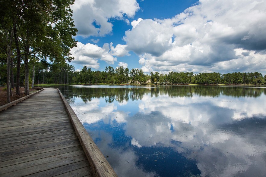 More Photos Of 2011 Broadbank Ct, Ridgeville Light Distribution For Sale