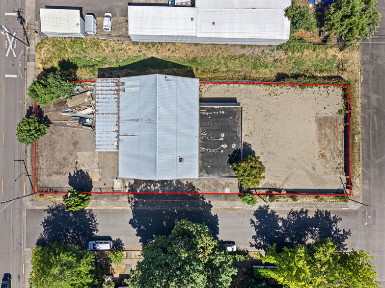 More Photos Of 940 Greenwood St, Junction City Warehouse For Sale