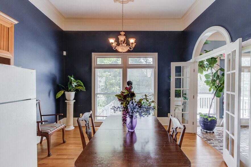 More Photos Of 152 E Shadburn Ave, Buford Office For Sale