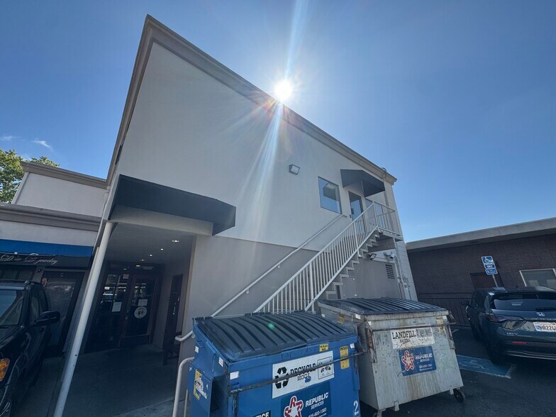 More Photos Of 1343 Locust St, Walnut Creek Office For Lease