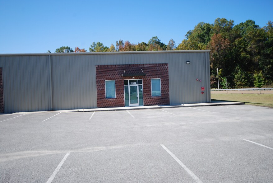 More Photos Of 2192 Express Dr, Jackson Distribution For Lease
