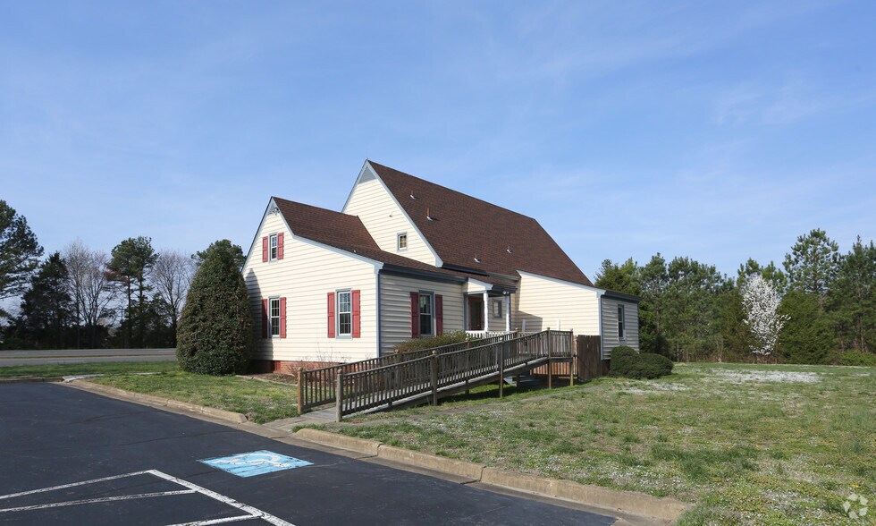 More Photos Of 1900 E Parham Rd, Henrico Office For Sale