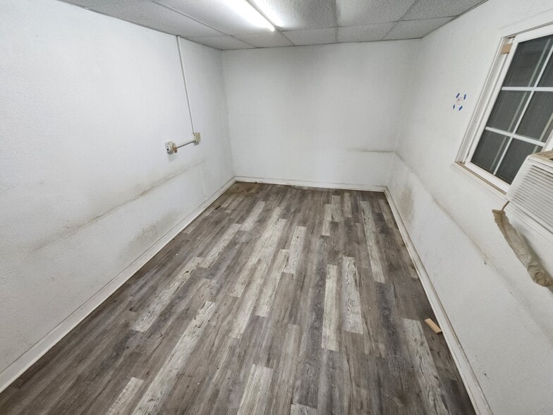 More Photos Of 9100 Louisiana St, Merrillville Warehouse For Lease