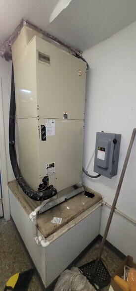 More Photos Of 3646-3678 Culebra Rd, San Antonio Unknown For Lease