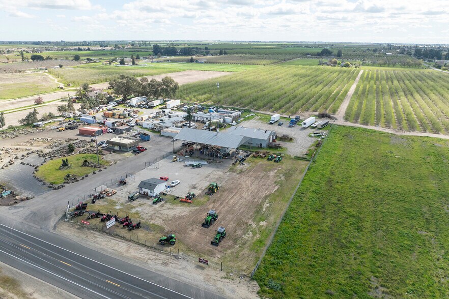 More Photos Of 5600 California 108, Oakdale Land For Lease