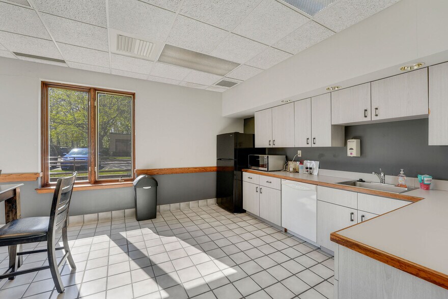 More Photos Of 38227 Western Pky, Willoughby Light Distribution For Sale