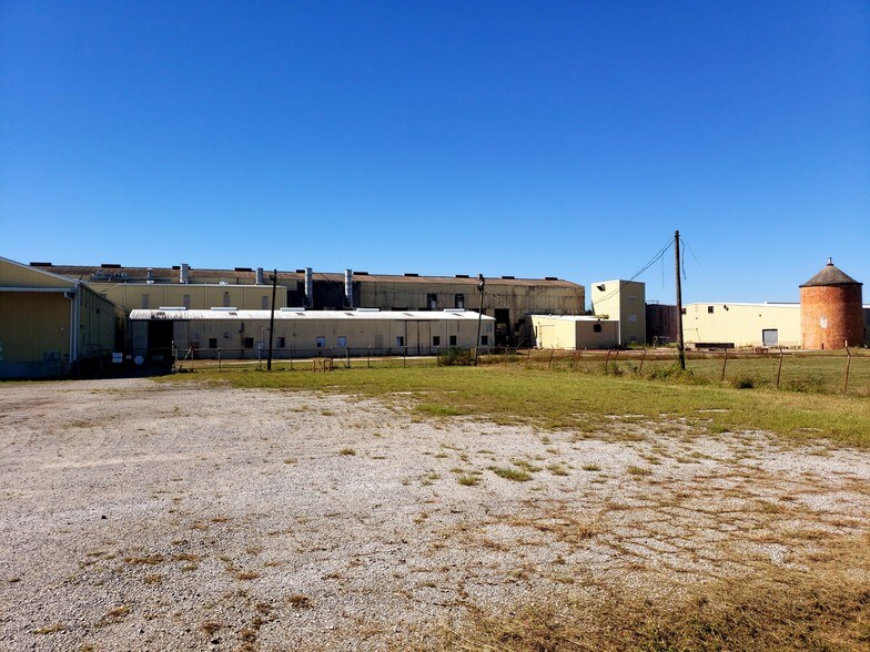 More Photos Of 139 Joe Brown Rd, Lockport Warehouse For Sale