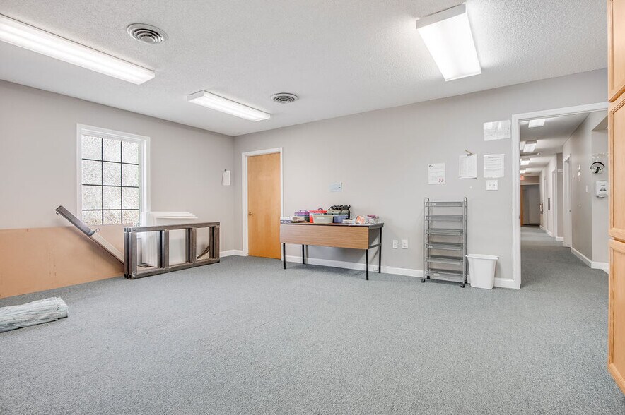 More Photos Of 217-219 Station St, Jacksonville Medical For Lease