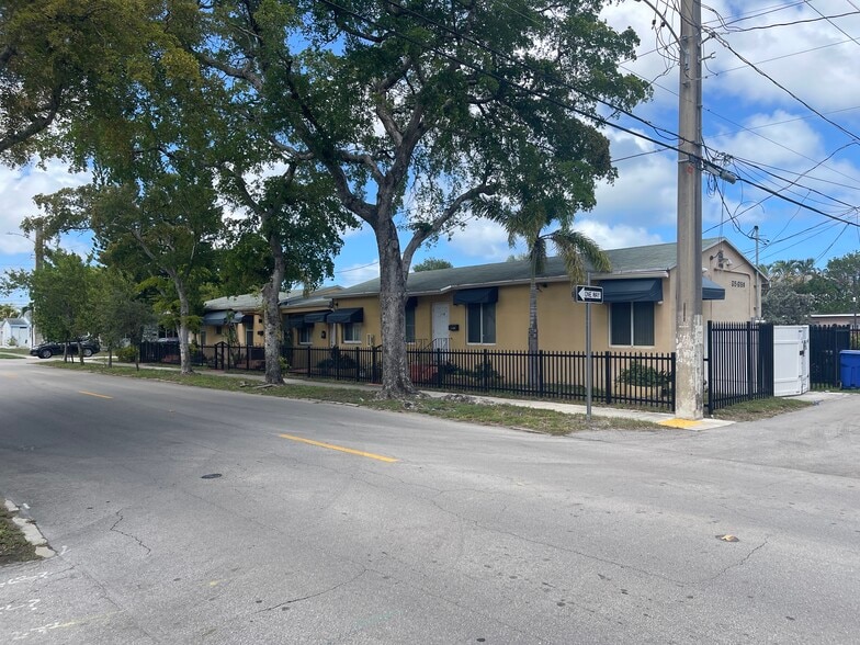 More Photos Of 1948 Buchanan St, Hollywood Apartments For Sale