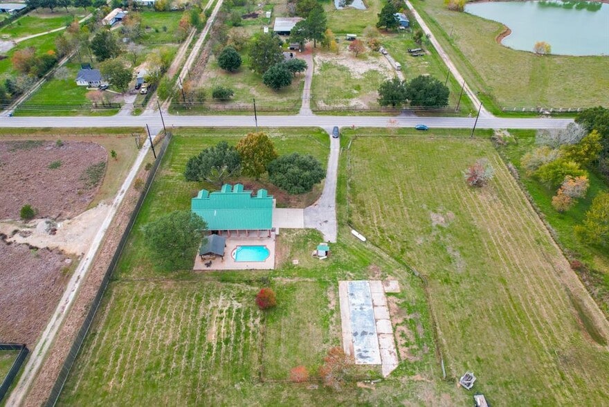 More Photos Of 19250 Becker Rd, Hockley Land For Sale