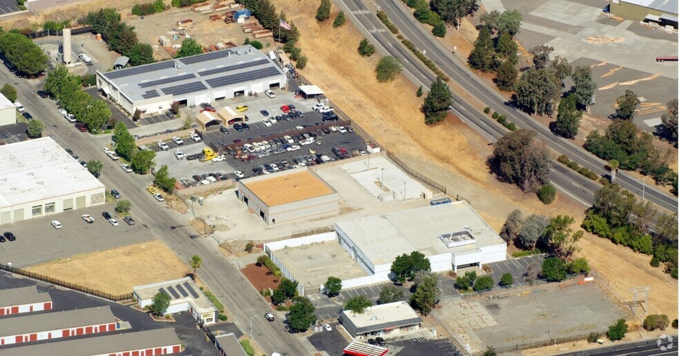 More Photos Of 2000 Walters Ct, Fairfield Warehouse For Lease