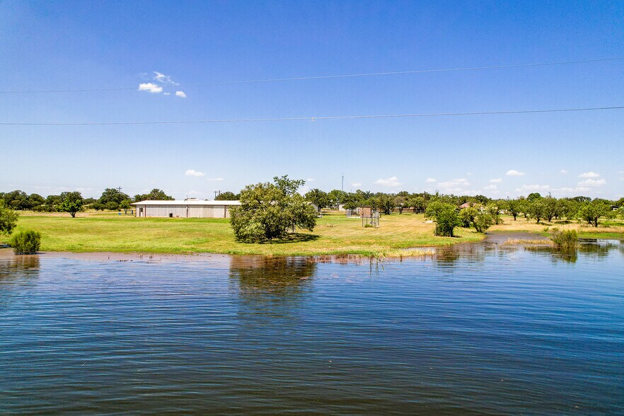 More Photos Of 7330 Texas 261 Hwy, Buchanan Dam Warehouse For Sale