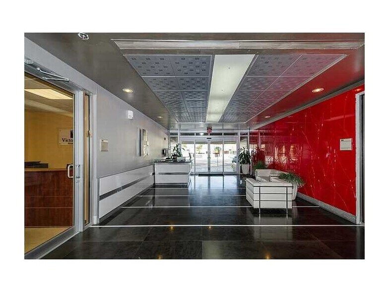 More Photos Of 2450 Hollywood Blvd, Hollywood Loft Creative Space For Sale